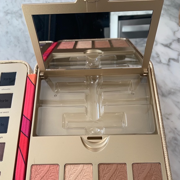 Tarte holiday makeup, eyeshadow, blush, bronzer - Picture 4 of 5
